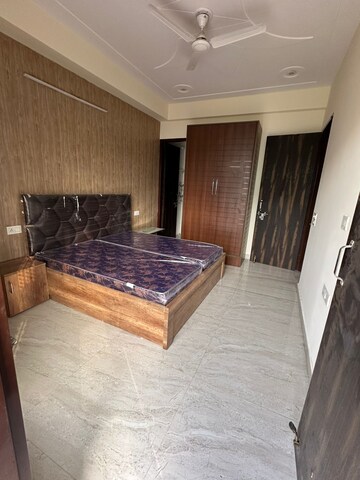Bedroom in 2 BHK Builder Floor at Huda Market, Sector 31 – for Rent
