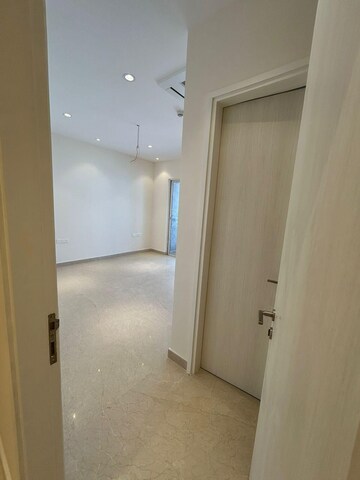 Room in 3 BHK Apartment at Indiabulls Sky Forest, Lower Parel – for Rent