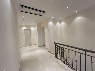 Room in 3 BHK Apartment at Indiabulls Sky Forest, Lower Parel – for Rent
