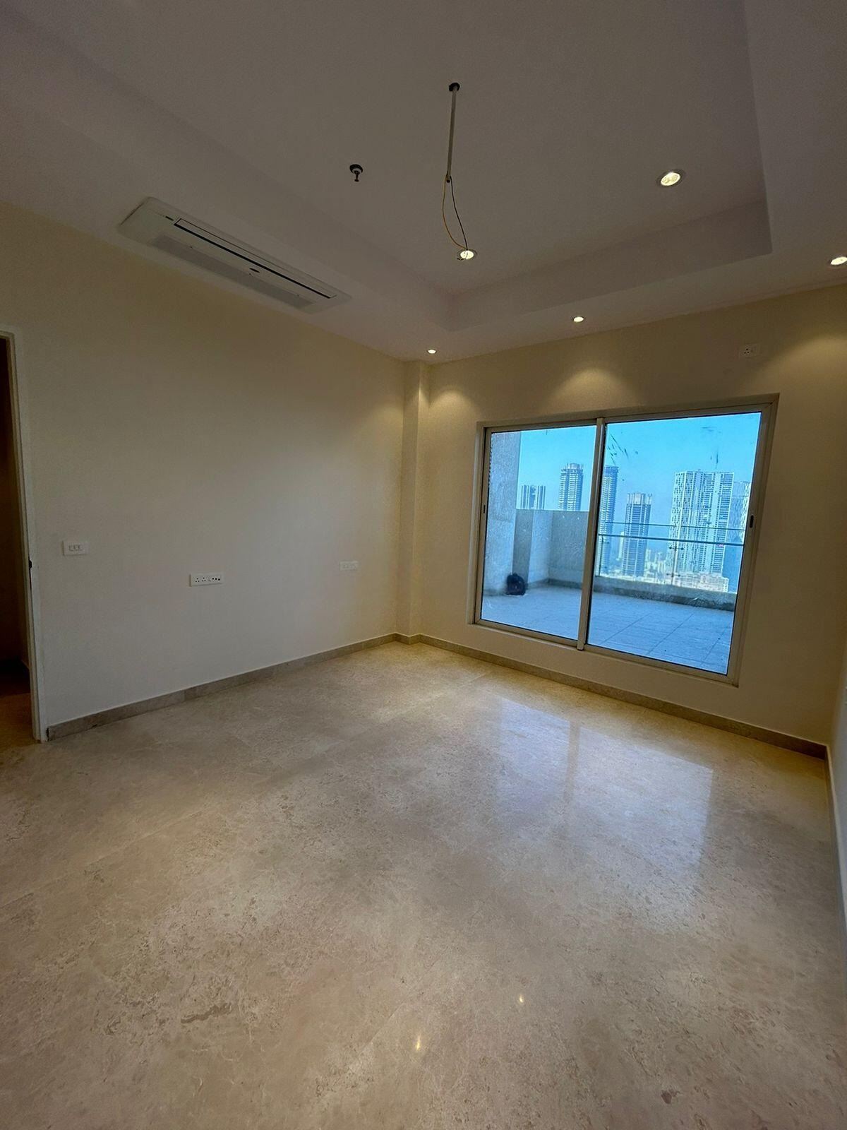 3 BHK + Pooja Room,Servant Room Apartment For Rent in Indiabulls Sky Forest