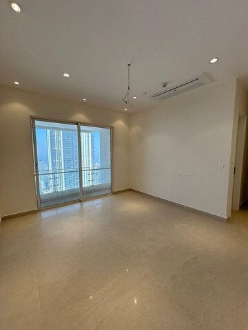 Room in 3 BHK Apartment at Indiabulls Sky Forest, Lower Parel – for Rent
