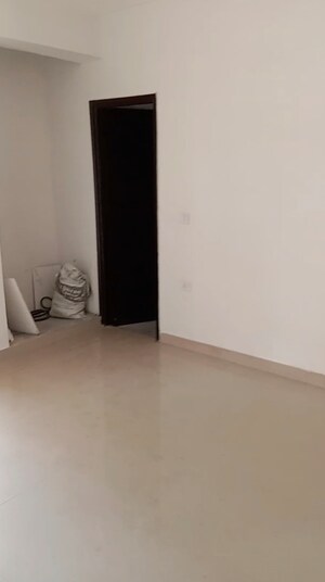 Room in 3 BHK Apartment at Keltech Golf Vista, Dundahera – for Sale