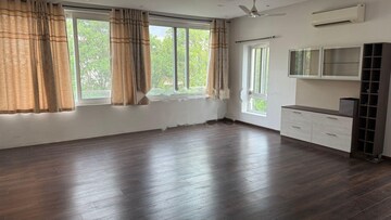 Room in 4 BHK Apartment at Vasantha City, Hi Tech City – for Rent