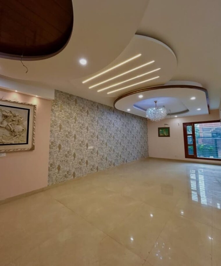  Parking, sector 35 3 Bedroom 1350 Sq.Ft. Builder Floor In Sector 35 Faridabad 8644996