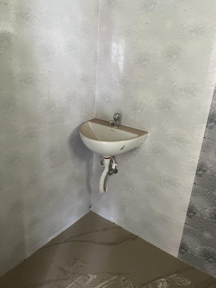 Bathroom, bangur 3 Bedroom 1114 Sq.Ft. Apartment In Bangur Kolkata 8645013