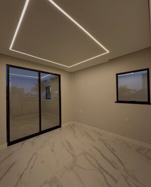 Room in 3 BHK Builder Floor at Sector 33 – for Sale