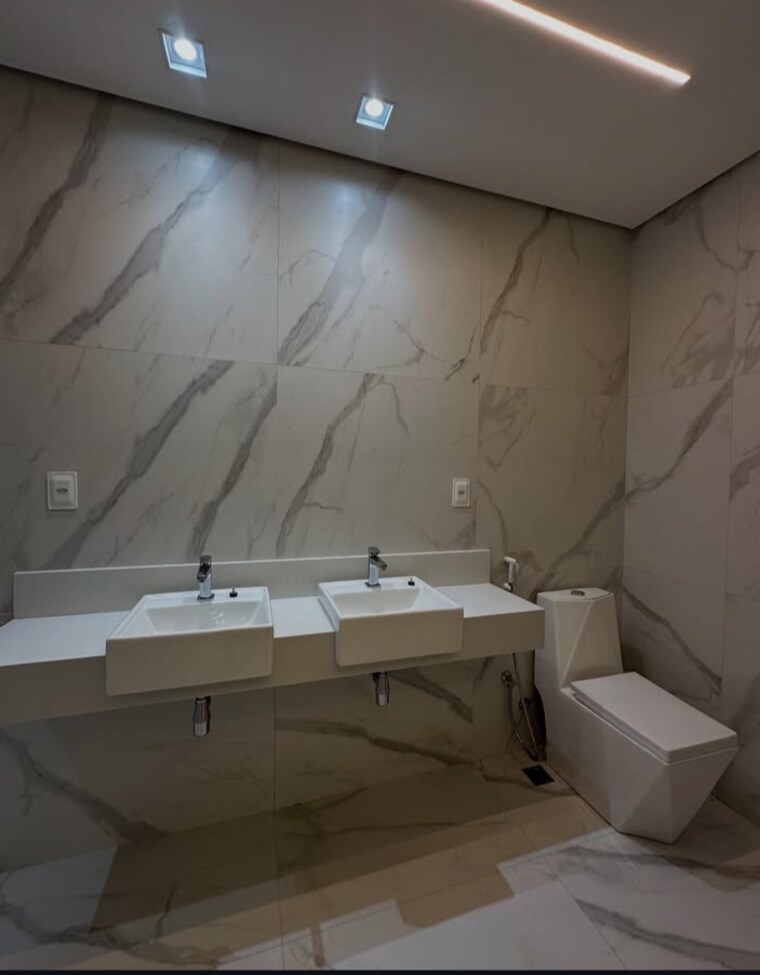 Bathroom, sector 33 3 Bedroom 1800 Sq.Ft. Builder Floor In Sector 33 Faridabad 8645079