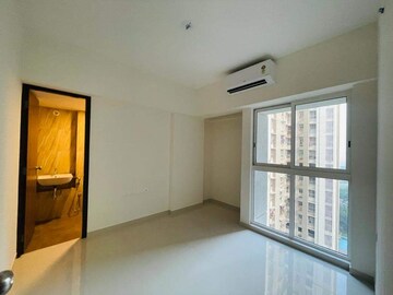 Room in 2 BHK Apartment at Lodha Amara, Kolshet Road – for Rent