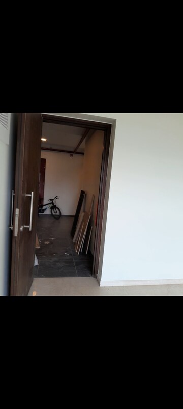 Building Lobby in 2 BHK Apartment at Kalpataru Paramount, Kapur Bawdi – for Rent