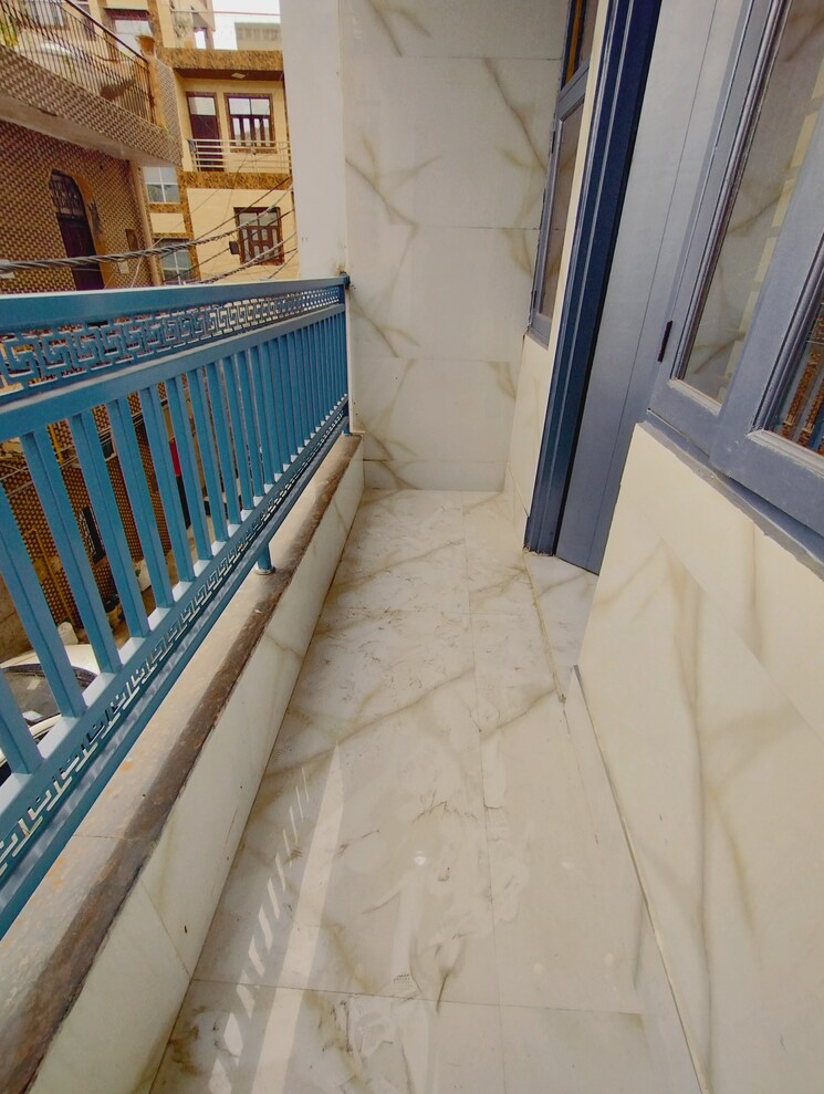 Balcony, mohan garden 2 Bedroom 600 Sq.Ft. Builder Floor In Mohan Garden Delhi 8645096