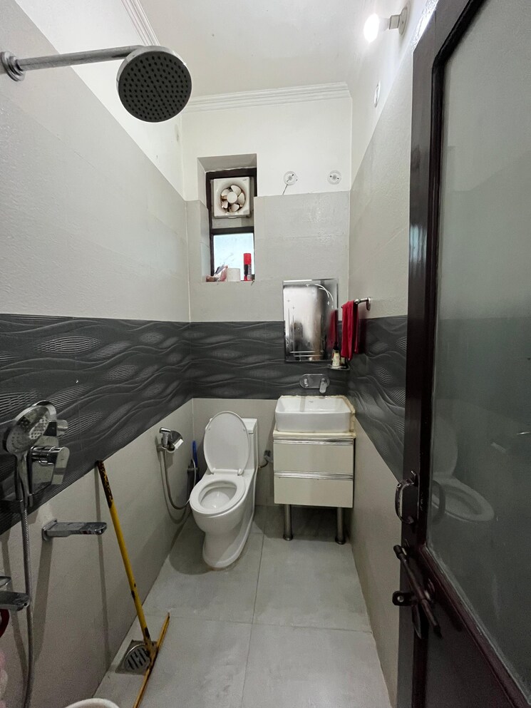 Attached Bathroom, sector 21 4 Bedroom 502 Sq.Yd. Apartment In Sector 21 Gurgaon 8645091