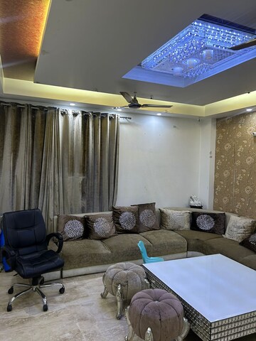 Team Area in 3 BHK Builder Floor at Vivek Vihar – for Rent