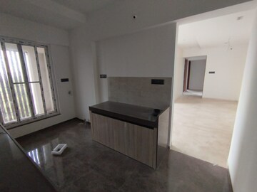 Room in 3.5 BHK Apartment at Shroff Aureta, Koregaon Park Annexe – for Rent