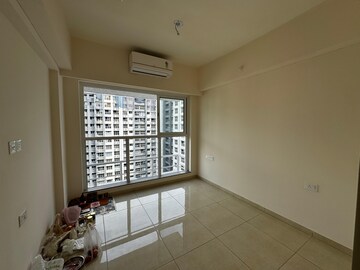Room in 2 BHK Apartment at LnT Veridian, Powai – for Rent