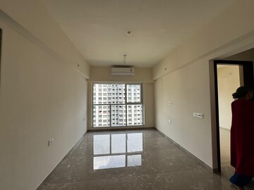 Room in 2 BHK Apartment at LnT Veridian, Powai – for Rent