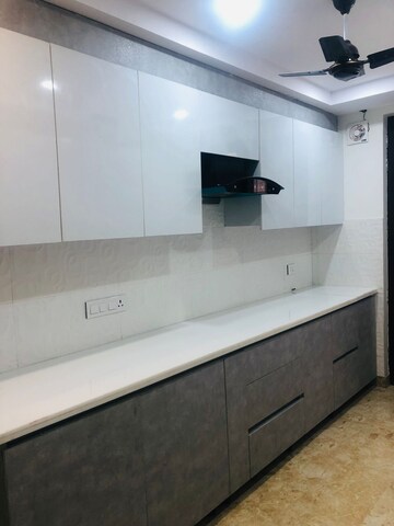Kitchen in 3 BHK Builder Floor at Sector 57 – for Rent