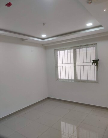 Room in 2 BHK Apartment at Incor One City, Kukatpally – for Rent