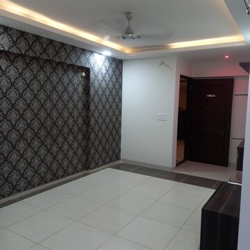 Room in 4 BHK Apartment at Nipania – for Rent