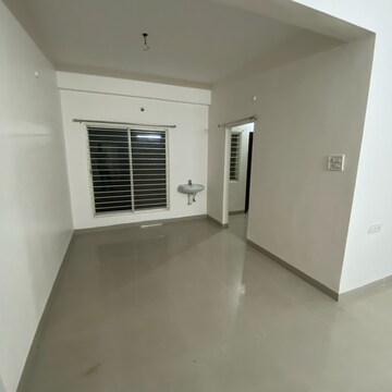 Room in 4 BHK Apartment at Nipania – for Rent