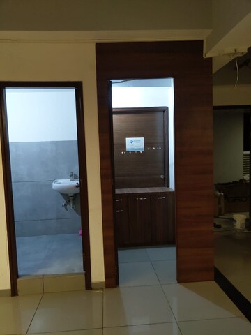 Room in  Office Space at Thaltej – for Rent