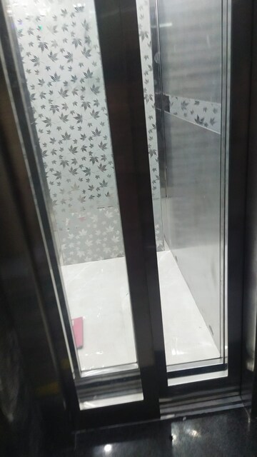 Building Lobby in 1 BHK Builder Floor at Sector 43 – for Rent