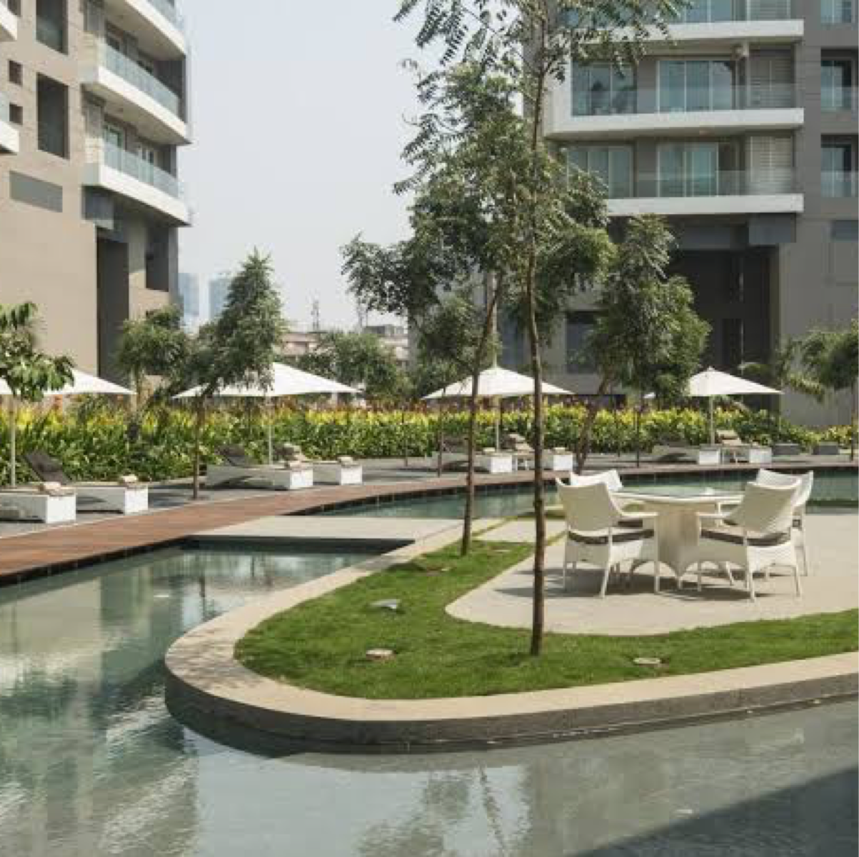 4 BHK + Pooja Room,Servant Room Apartment For Sale in Windsor Grande Residences