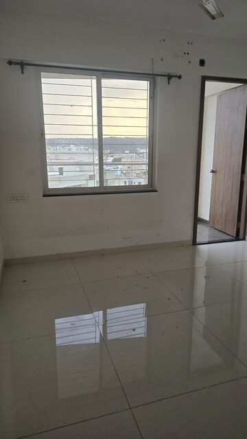 Room in 2 BHK Apartment at Shivtara Garden Apartment, Kothrud – for Rent
