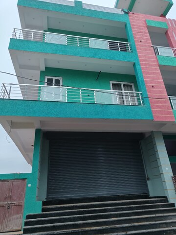  Shop For Rent in Khatipura
