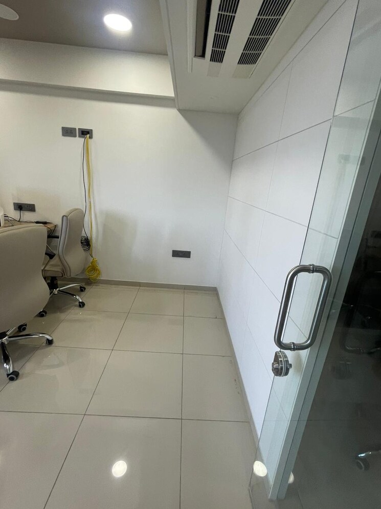 Bathroom, shilp-epitome Commercial Office Space 1871 Sq.Ft. In Bodakdev Ahmedabad 8645868