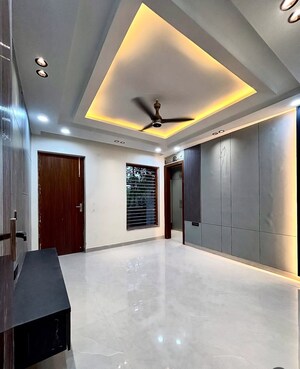 Room in 3 BHK Builder Floor at BPTP Park Central, Sector 85 – for Sale