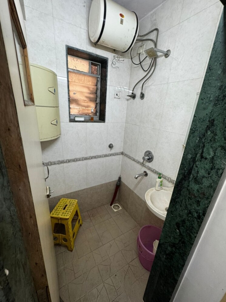 Bathroom, lok-shilp 1 Bedroom 570 Sq.Ft. Apartment In Vashi Sector 17 Navi Mumbai 8645973