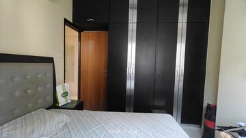 Bedroom in 3 BHK Apartment at Bandra West – for Rent