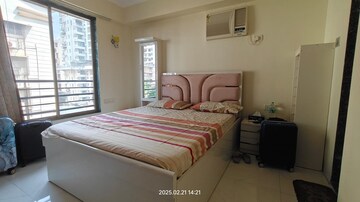 Bedroom in 3 BHK Apartment at Bandra West – for Rent