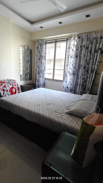Bedroom in 3 BHK Apartment at Bandra West – for Rent