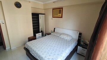 Bedroom in 3 BHK Apartment at Bandra West – for Rent