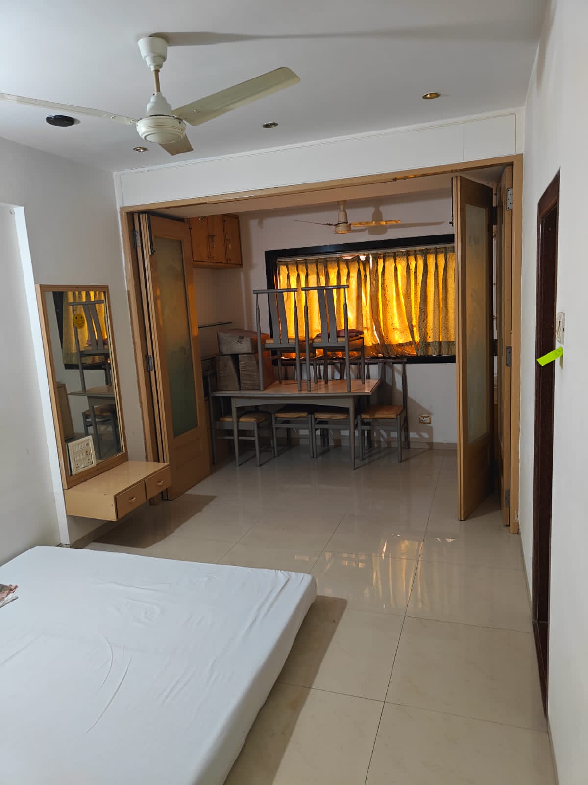 2 BHK 900 Sq.Ft. Apartment in Tardeo Court CHS