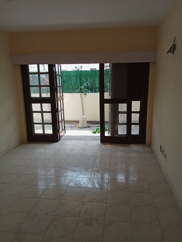 1.5 BHK Builder Floor For Rent in Safdarjung Enclave