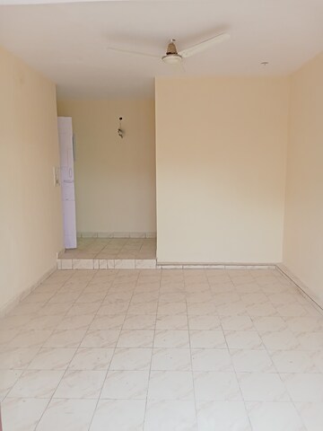 Room in 1.5 BHK Builder Floor at Safdarjung Enclave – for Rent