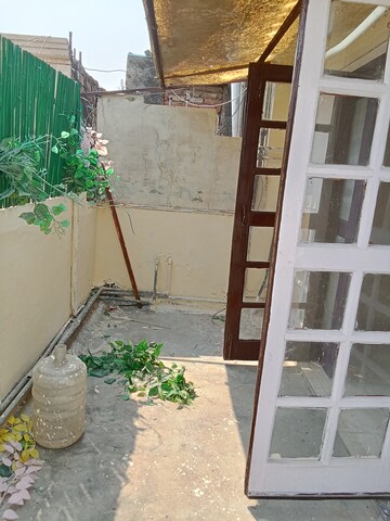 Balcony in 1.5 BHK Builder Floor at Safdarjung Enclave – for Rent
