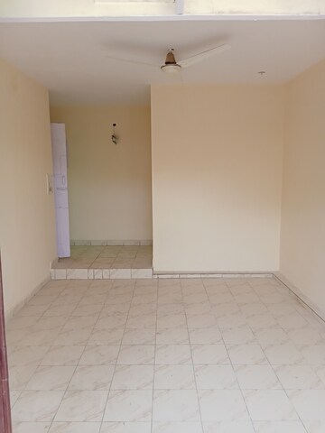 Room in 1.5 BHK Builder Floor at Safdarjung Enclave – for Rent