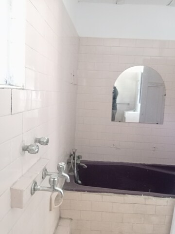 Bathroom in 1.5 BHK Builder Floor at Safdarjung Enclave – for Rent