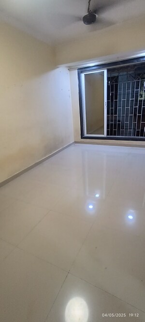 Room in 1 BHK Apartment at Nerul – for Sale
