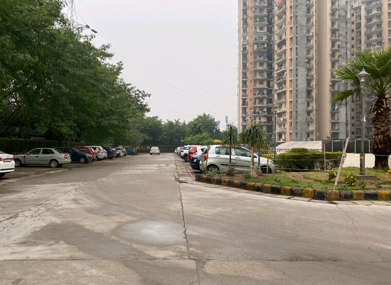  Parking, amrapali-pan-oasis 3 Bedroom 1385 Sq.Ft. Apartment In Sector 70 Noida 8646182