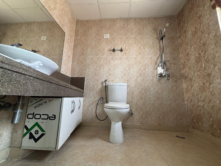 Bathroom, galaxy-north-avenue 2.5 Bedroom 1175 Sq.Ft. Apartment In Gaur City 1 Greater Noida 8646211
