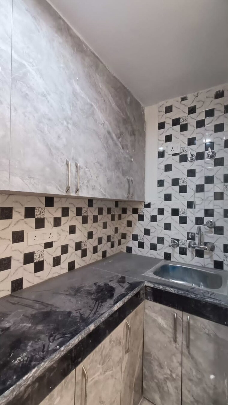 Kitchen, govindpuri 2 Bedroom 6500 Sq.Ft. Builder Floor In Govindpuri Delhi 8646247