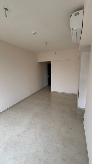 Room in 2 BHK Apartment at Piramal Vaikunth, Balkum Pada – for Sale