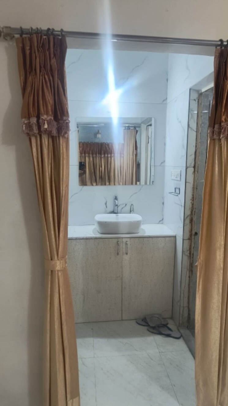 Bathroom, chandkheda 2 Bedroom 1080 Sq.Ft. Apartment In Chandkheda Ahmedabad 8646346