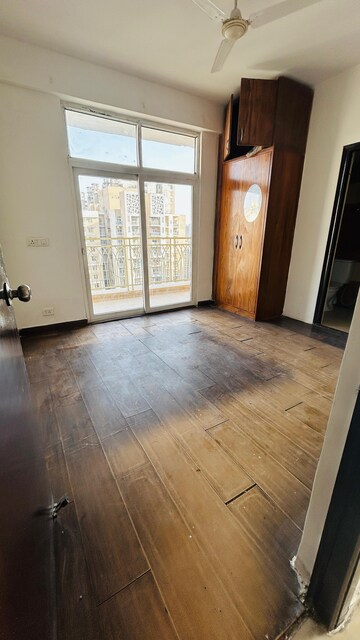 Room in 2 BHK Apartment at Spring Meadows, Tech Zone 4 Greater Noida – for Sale
