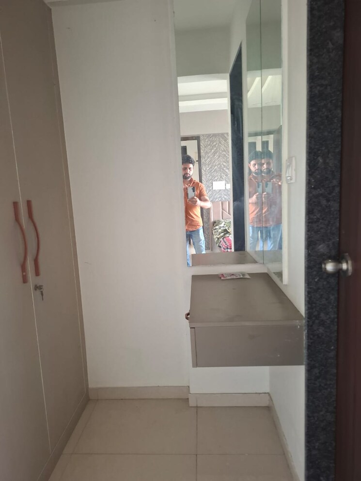 Bathroom, rustomjee-azziano-wing-k 2 Bedroom 670 Sq.Ft. Apartment In Majiwada Thane 8646293