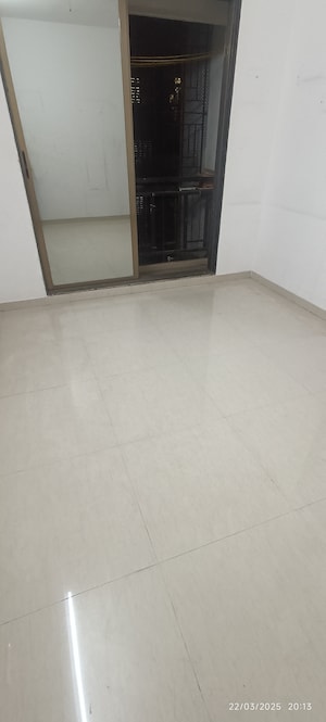 Room in 3 BHK Apartment at Seawoods – for Sale